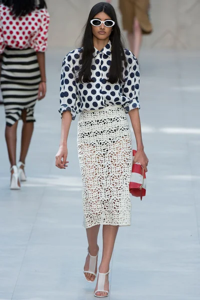 Look 27